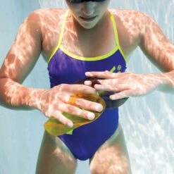 Finis ISO Paddles 11 Finis ISO Paddles -Swim Hub Pro 1.05.033 swim03