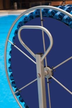 Nordesco/TSP Deluxe Lane Line Storage Reel -Swim Hub Pro 60.1425 deluxe handle close up